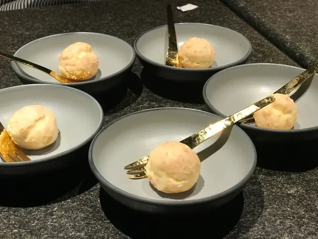 侍應話公司產品，泡夫幾好，係細粒啲唔夠喉😝