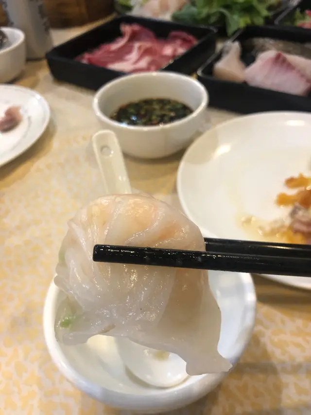 夜晚食放題，蝦餃抵食，有成3 粒蝦