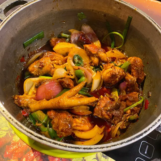 陸陸雞煲