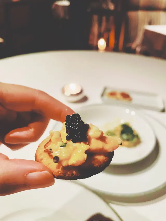 皇帝蟹肉沙津 配 奧塞佳魚子醬