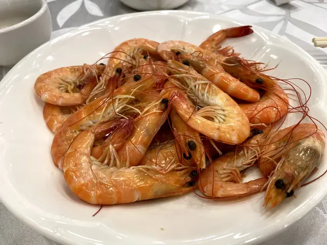 白灼游水生蝦 ( 12兩 )