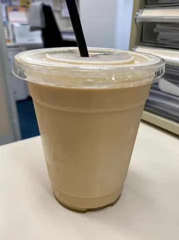爆谷鮮奶咖啡