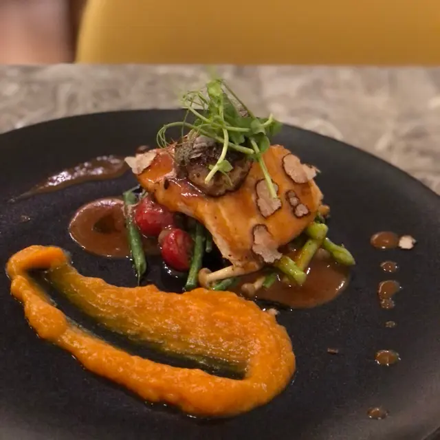 黑松露慢煮雞胸 配 香煎鴨肝