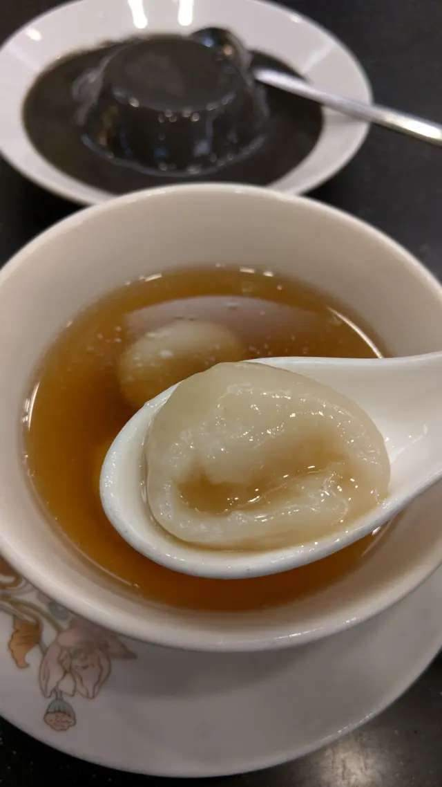 辛辣香濃的薑汁與帶出酒香甜的玫瑰露酒,為味蕾帶來雙重刺激