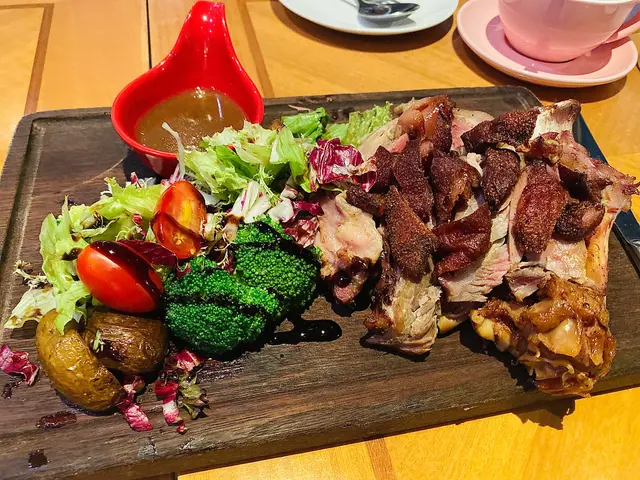 德國脆皮咸豬手