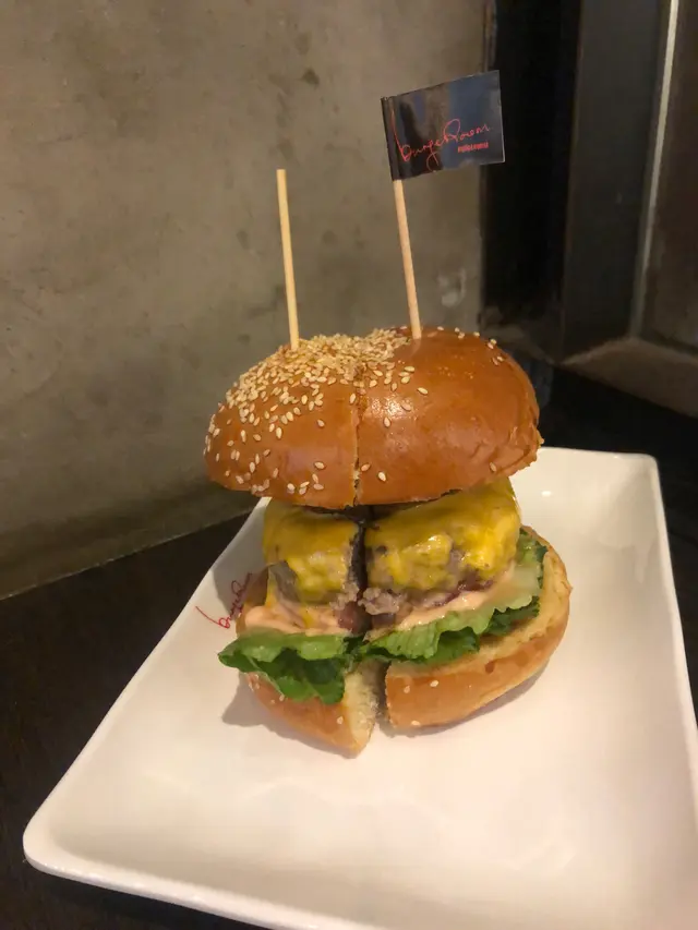 大烤菇芝士牛肉漢堡