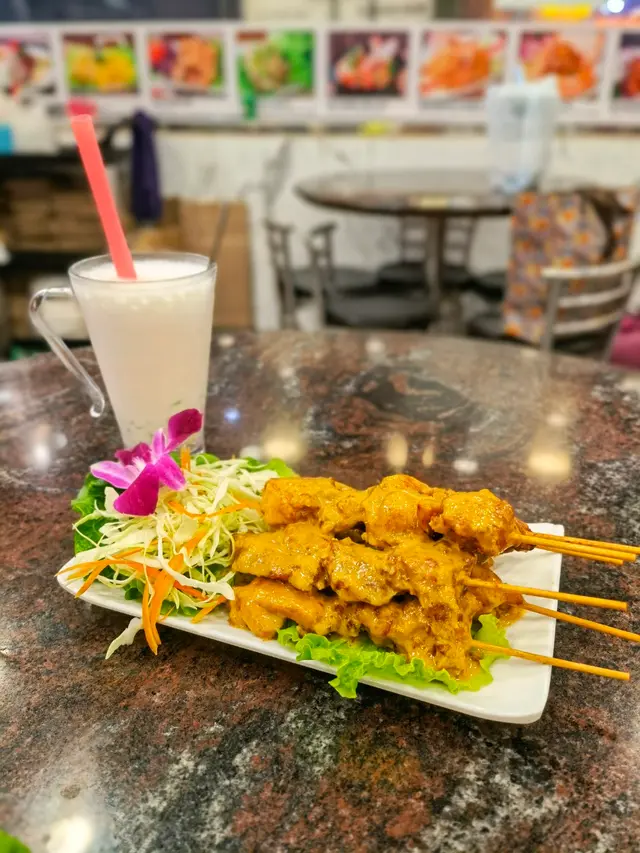 串燒沙爹（豬肉，雞肉各半）