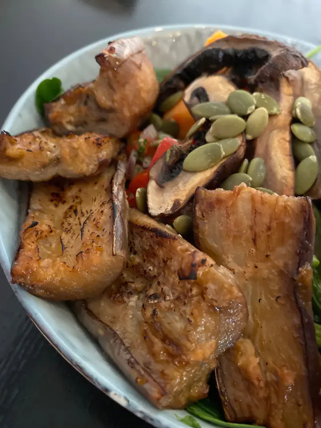 Make  Your  Own  Fama  Bowl