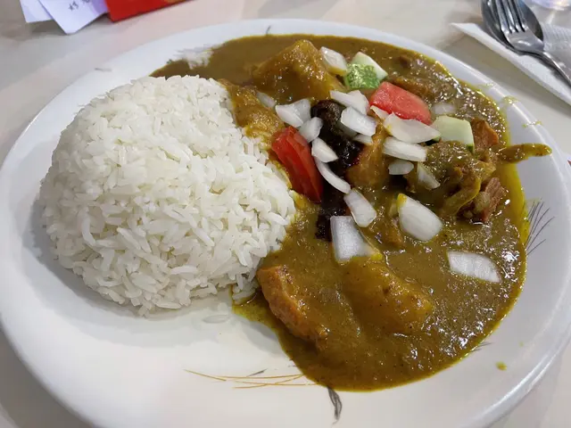 咖哩牛腩飯
