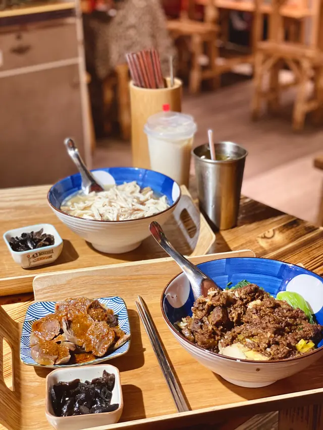 必食滷牛飯