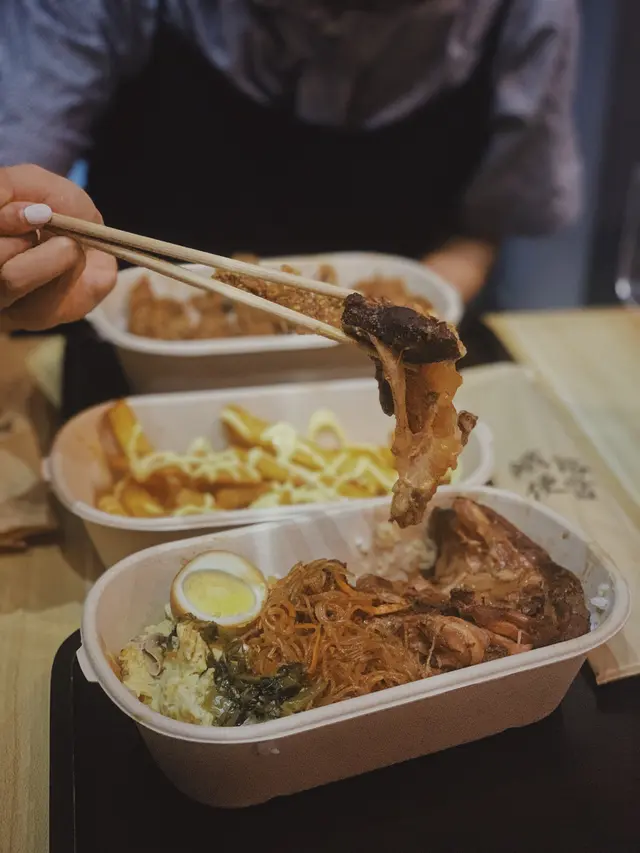 黑糖豬軟骨便當