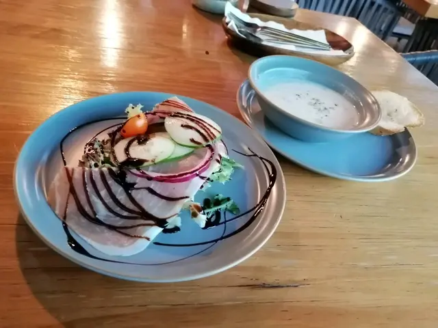 巴拿馬火腿Salad and 周打魚湯