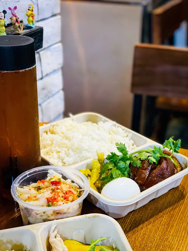 正宗滷水豬手飯