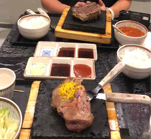 牛肩300g  and  肉眼200g