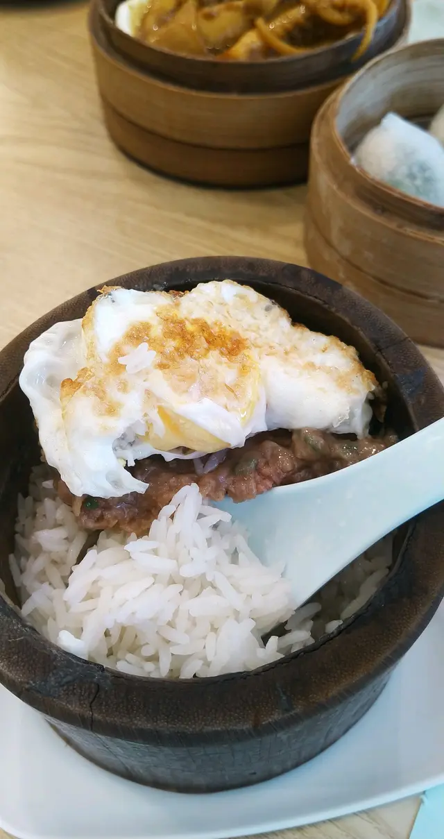 牛肉煎蛋飯