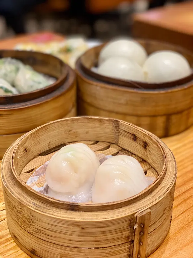 月半灣晶瑩蝦餃