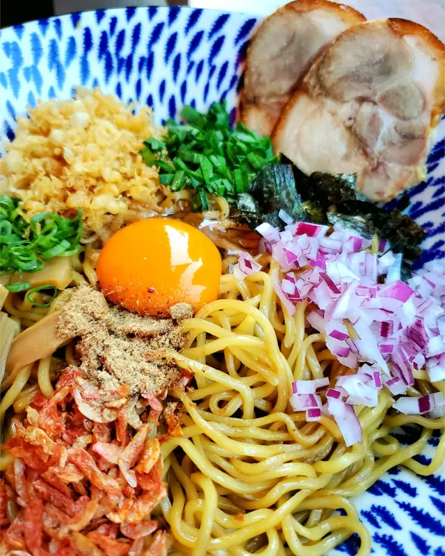 豚肉醬油魚介拌麵