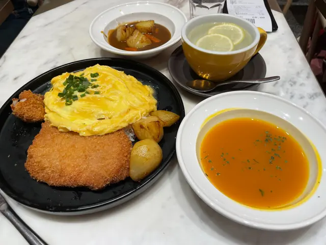 日式咖喱吉列豬扒滑蛋飯