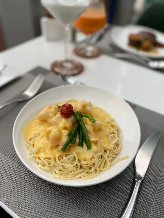 牛油芝士焗蝦球伊麵