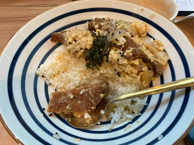 滑蛋吉列豬扒飯