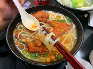 真味猪扒酸辣米线
