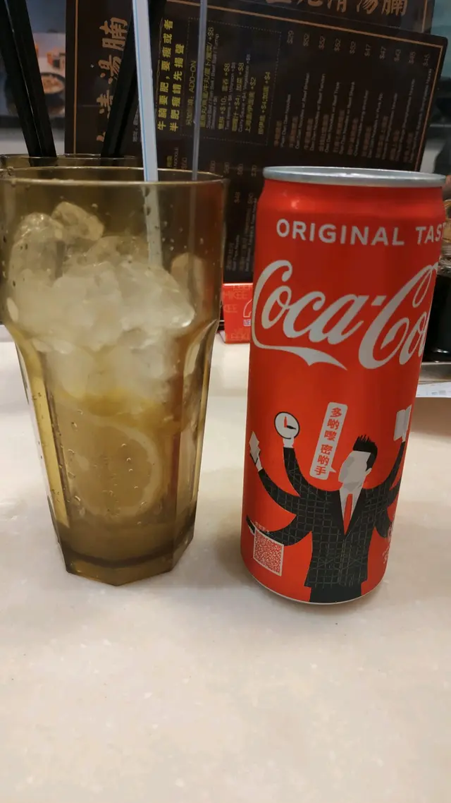 跟餐加嘢飲的凍檸樂