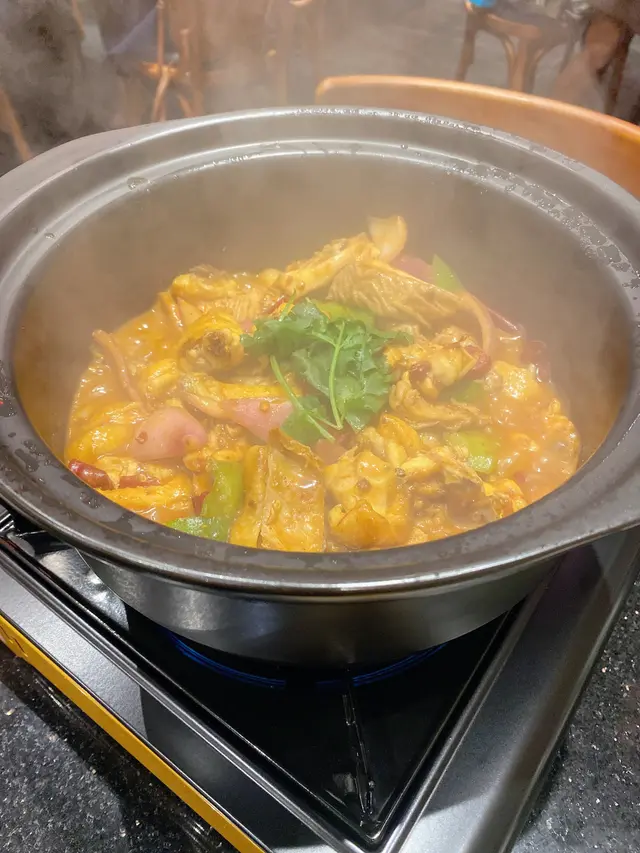 麻辣肥腸雞煲(半隻雞)