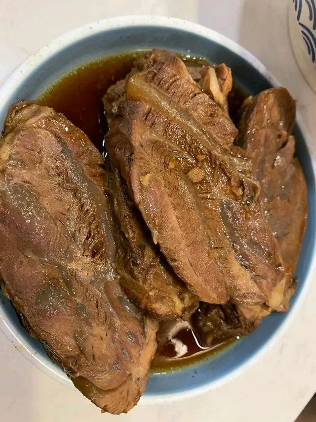 滷牛腱