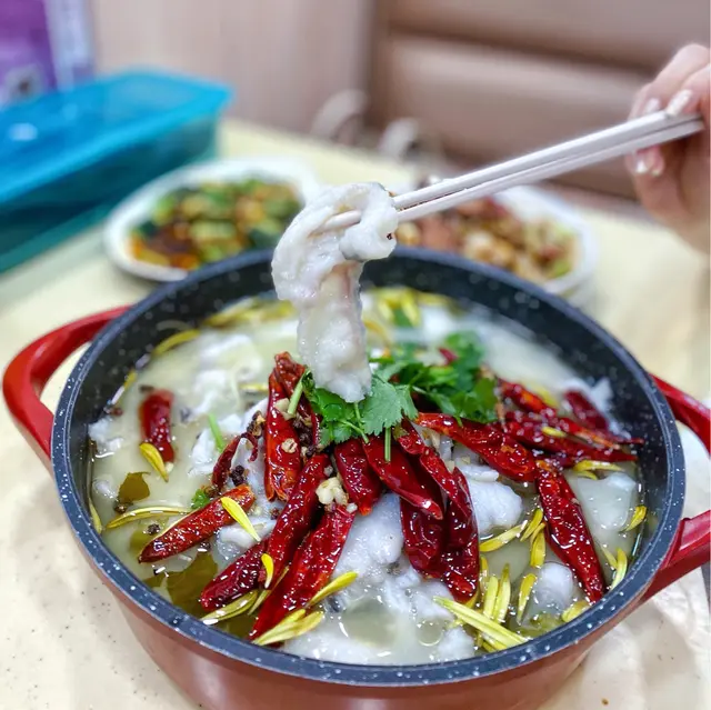 必食酸菜魚