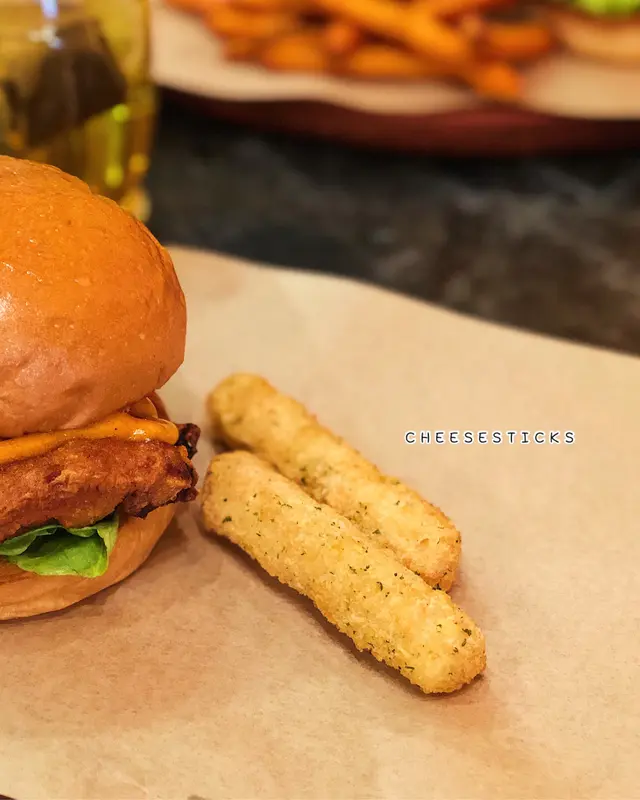 𝗖𝗵𝗲𝗲𝘀𝗲𝘀𝘁𝗶𝗰𝗸𝘀