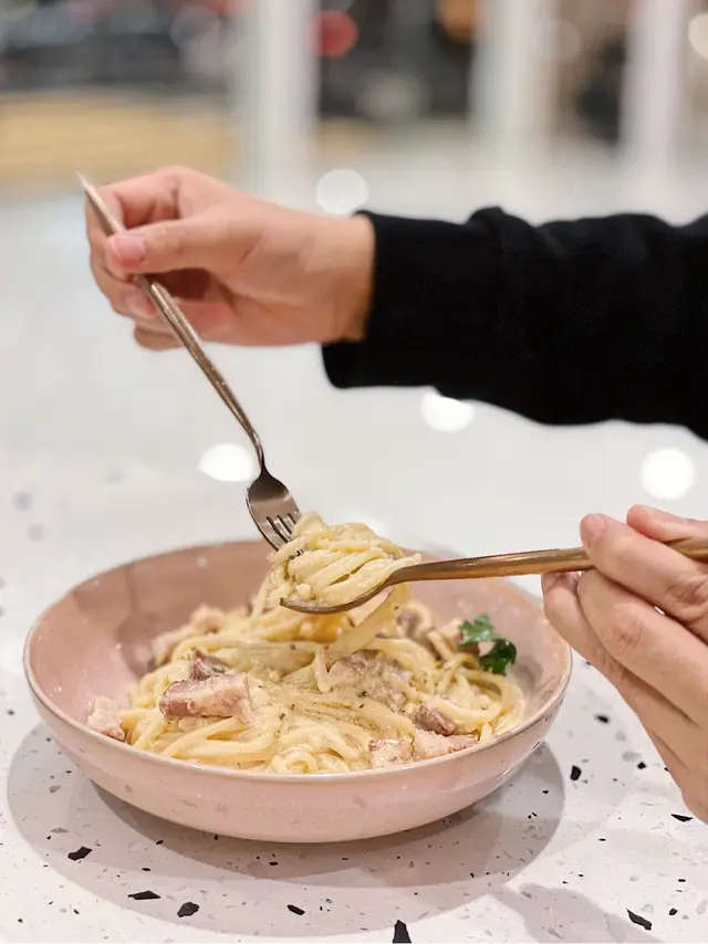 厚切意大利煙肉配卡邦尼意粉