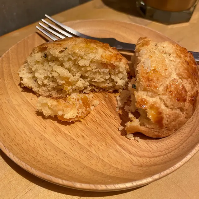 Apricot Rosemary Scone