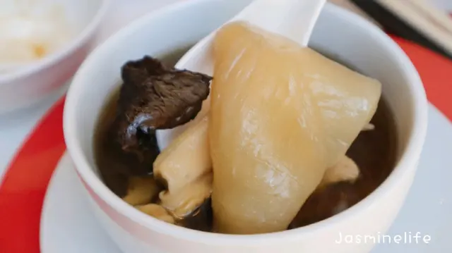 黑虎拳菌淮山杞子花膠燉螺頭湯