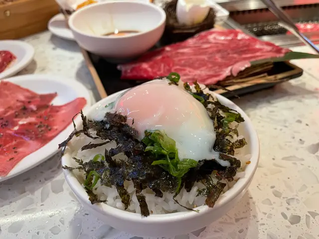 香蔥海苔溫泉蛋拌飯
