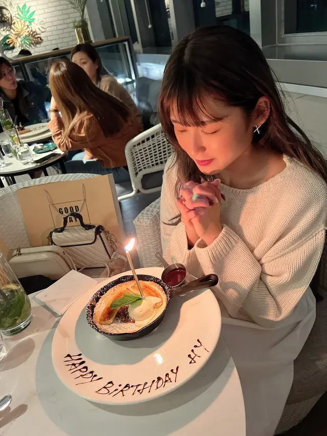 呢個驚喜之一，班戟入口煙靭，配搭香蕉及朱古力醬經典組合，唔會太甜，記得一定要留肚試下