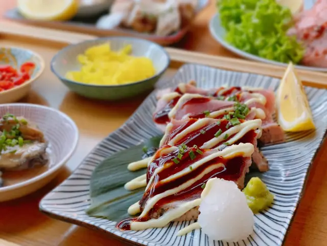 炙烤鮪魚佐芥末蛋黃醬