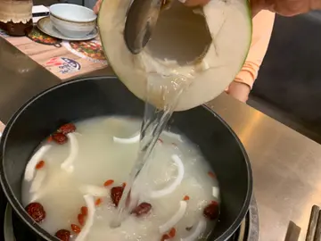 椰子鸡煲