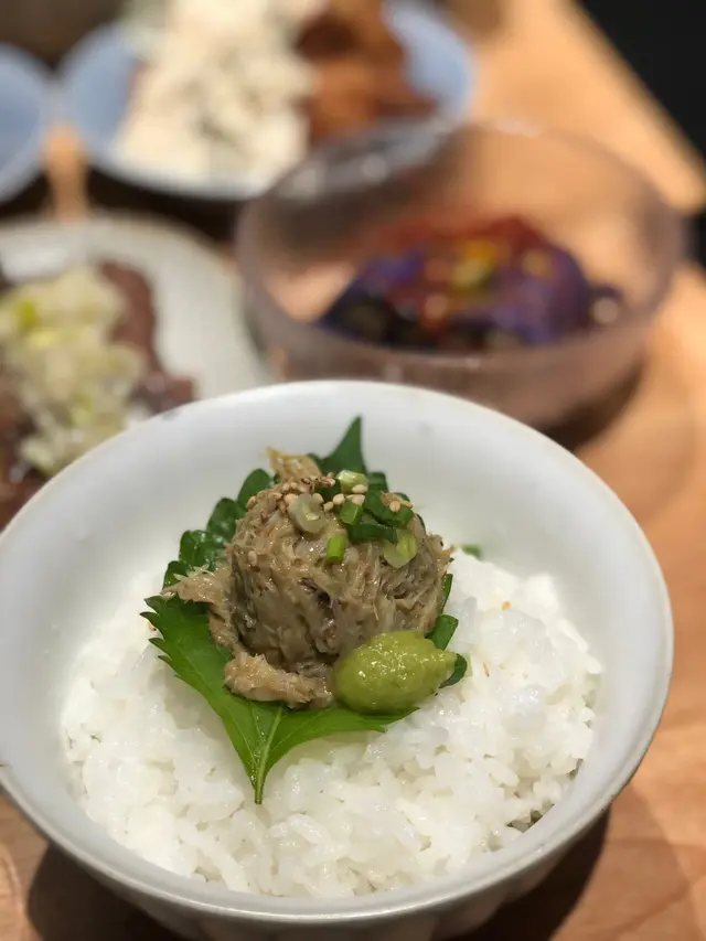 新鮮好吃,沒有任何異味,和夾羅燒有得一併,鮮甜,送飯好像在吃蟹膏壽司,價錢平實。