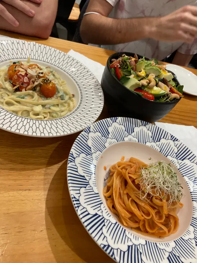 又好有驚喜，瑞士素食者第一次吃到韓式泡菜和素煙肉被驚艷到了