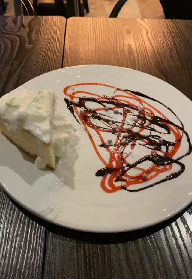 完全係嘉頓雪芳蛋糕加pat  cream