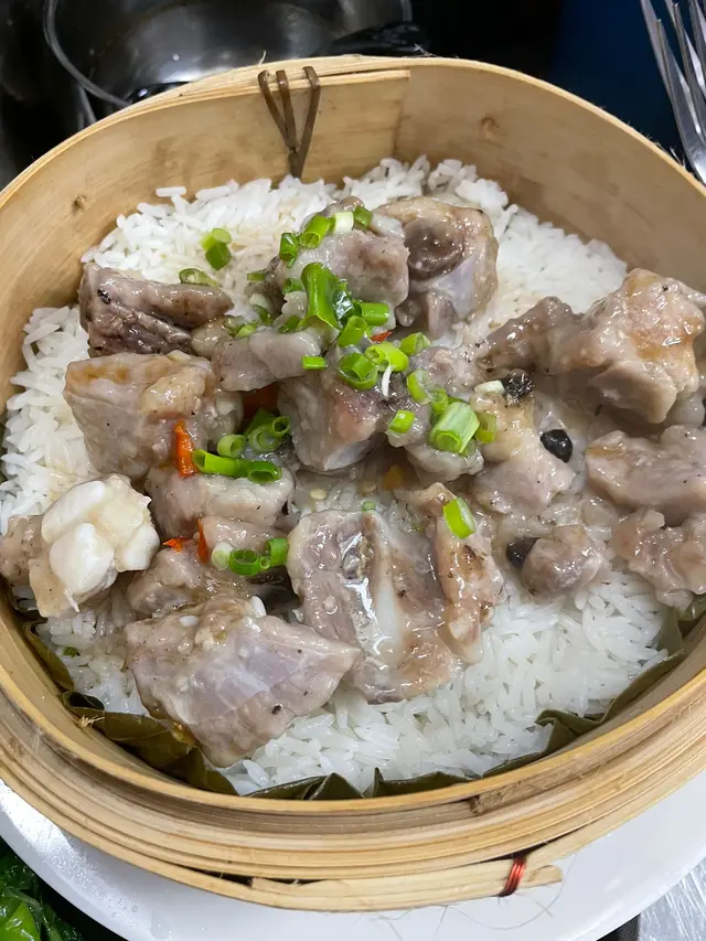 鼓汁排骨荷葉籠仔飯煲飯