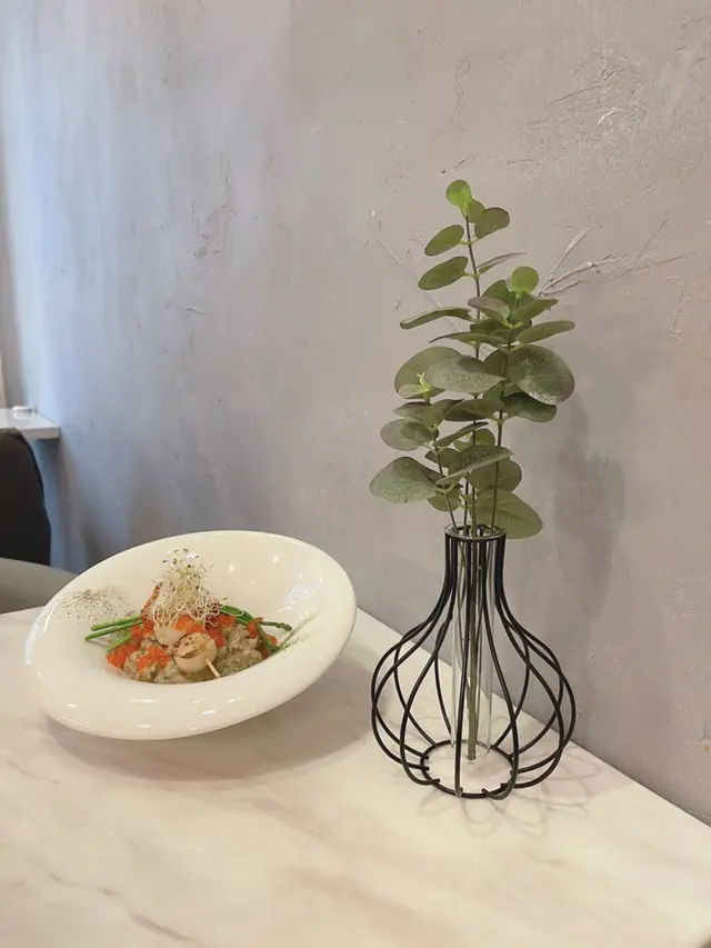 黑蒜油意大利飯配煎北海道帶子