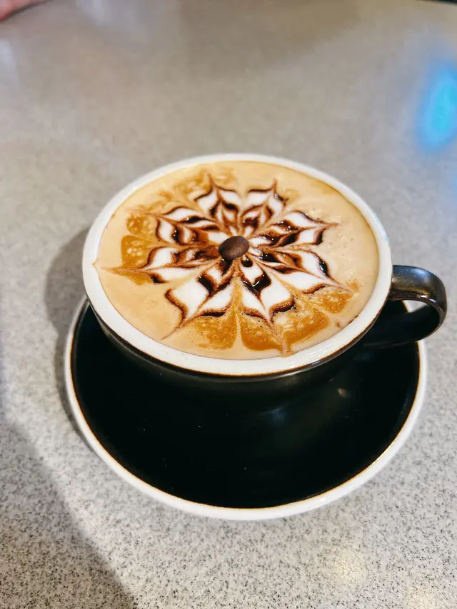 飲得出係靚咖啡豆，而職員亦都好認真拉花！