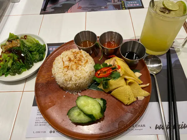 海南雞配油飯