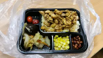 初哥鸡肉便当