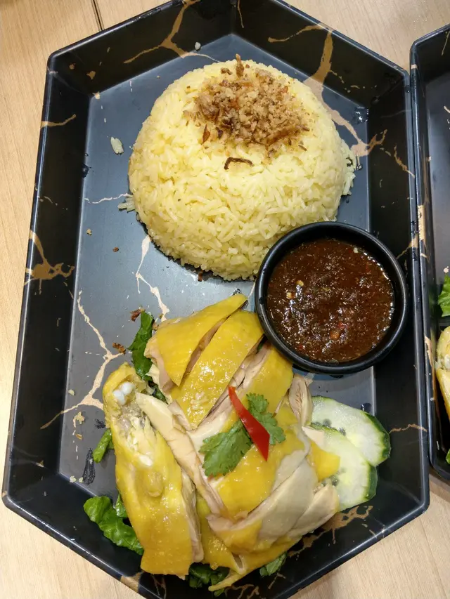 雞真的很滑，各款汁醬都很好味