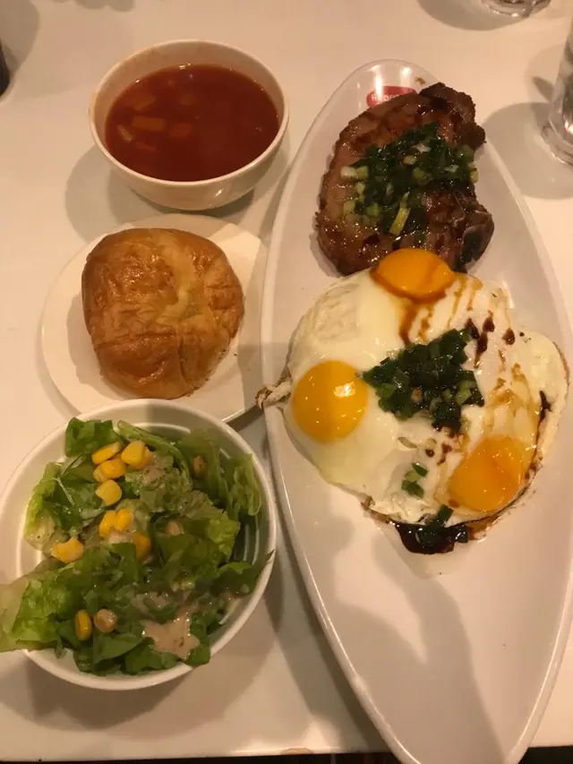 相撲豬扒蔥油飯拼三眼仔飯