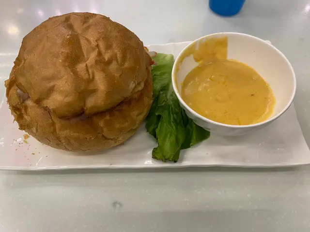 焗芝士海鮮保齡球