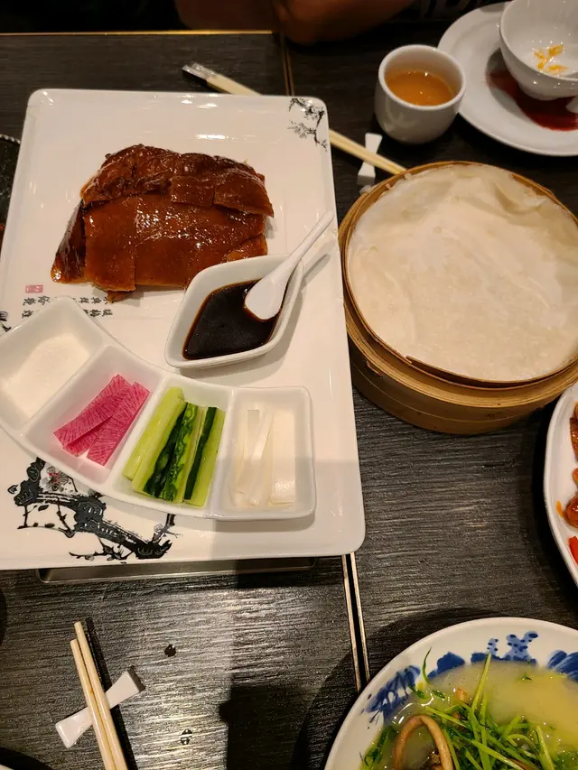 皮，肉分開，皮好薄，輕微脆，可惜太快凍