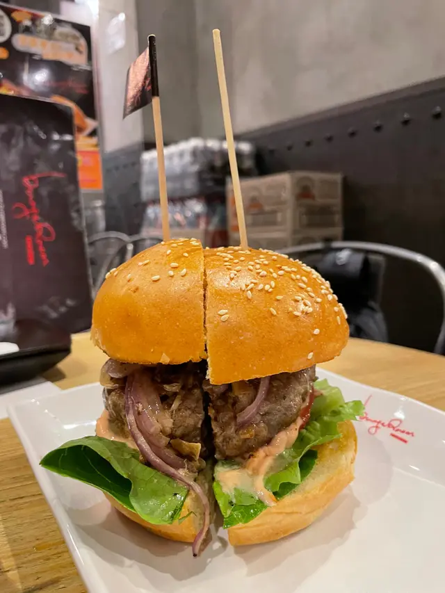 鮮蘑菇牛肉漢堡